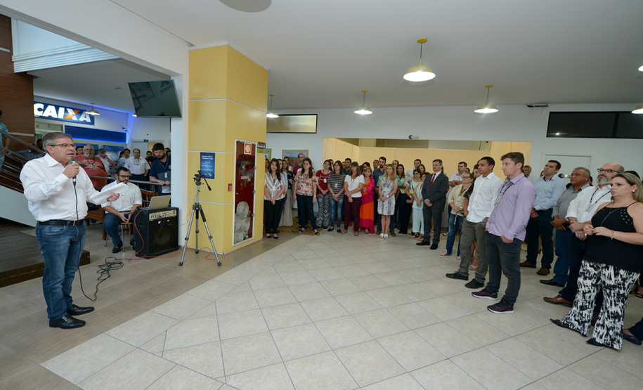 O presidente da Companhia de Habitação do Paraná (Cohapar), Jorge Lange, realizou a primeira reunião trabalho com os funcionários da empresa nesta segunda-feira (14). A assinatura do termo de posse aconteceu na última sexta-feira (11), após a indicação do governador Carlos Massa Ratinho Junior ter sido aprovada pelo Conselho de Administração da companhia.  Curitiba, 14/01/2019  -  Foto: Cohapar