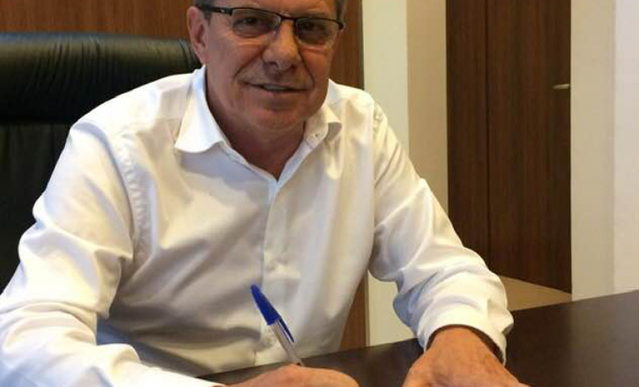 O presidente da Companhia de Habitação do Paraná (Cohapar), Jorge Lange, realizou a primeira reunião trabalho com os funcionários da empresa nesta segunda-feira (14). A assinatura do termo de posse aconteceu na última sexta-feira (11), após a indicação do governador Carlos Massa Ratinho Junior ter sido aprovada pelo Conselho de Administração da companhia.  Curitiba, 14/01/2019  -  Foto: Cohapar