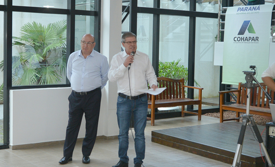 O presidente da Companhia de Habitação do Paraná (Cohapar), Jorge Lange, realizou a primeira reunião trabalho com os funcionários da empresa nesta segunda-feira (14). A assinatura do termo de posse aconteceu na última sexta-feira (11), após a indicação do governador Carlos Massa Ratinho Junior ter sido aprovada pelo Conselho de Administração da companhia.  Curitiba, 14/01/2019  -  Foto: Cohapar