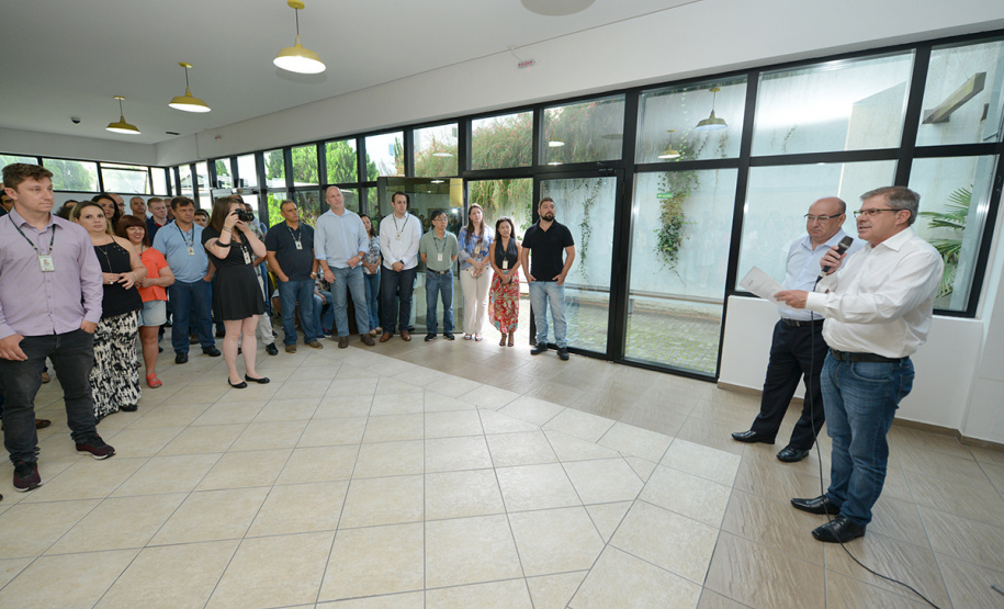 O presidente da Companhia de Habitação do Paraná (Cohapar), Jorge Lange, realizou a primeira reunião trabalho com os funcionários da empresa nesta segunda-feira (14). A assinatura do termo de posse aconteceu na última sexta-feira (11), após a indicação do governador Carlos Massa Ratinho Junior ter sido aprovada pelo Conselho de Administração da companhia.  Curitiba, 14/01/2019  -  Foto: Cohapar