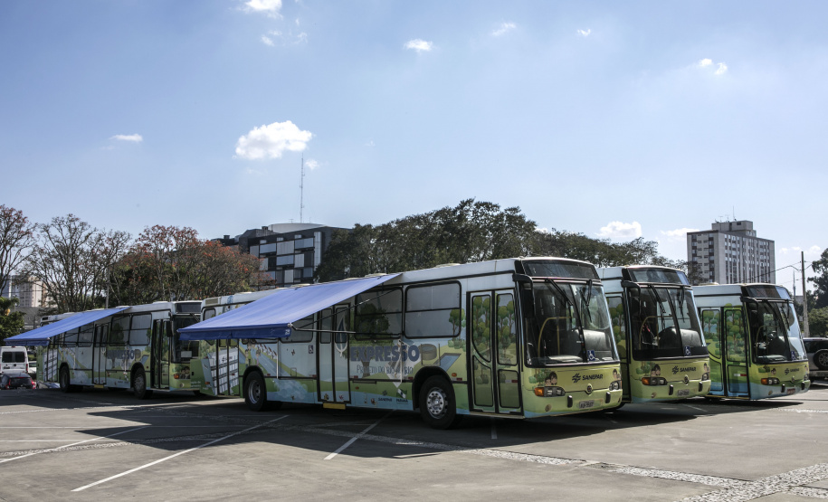 O ônibus de educação socioambiental da Sanepar estará percorrendo os municípios da Costa Oeste do Paraná neste verão. Em Santa Helena, a parada será na praça central, próximo à Prefeitura, entre os dias 16 e 18 e entre 23 e 25 de janeiro. - Verão Paraná, 15/01/2019 - Foto: Divulgação Sanepar