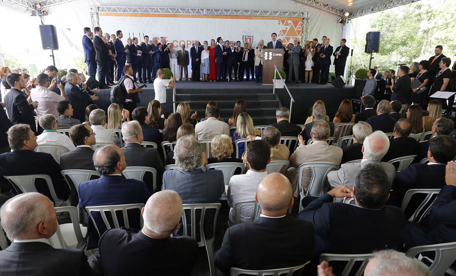 Governador Carlos Massa Ratinho Junior participa da solenidade de posse do presidente da Copel, Daniel Pimentel Slaviero.  -  Curitiba, 16/01/2019  -  Foto: Arnaldo Alves/ANPr
