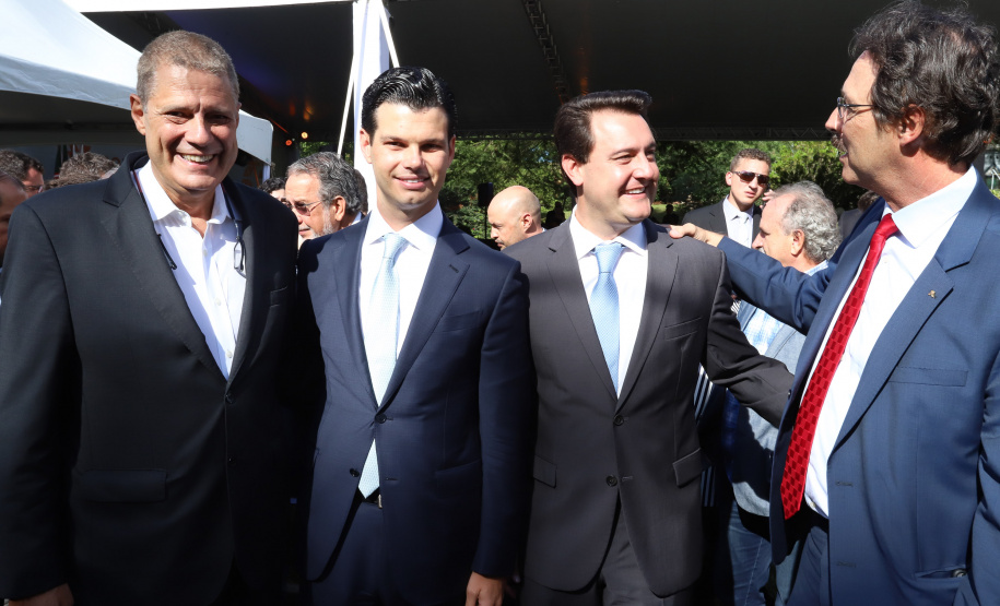 Governador Carlos Massa Ratinho Junior participa da solenidade de posse do presidente da Copel, Daniel Pimentel Slaviero.  -  Curitiba, 16/01/2019  -  Foto: Rodrigo Félix Leal