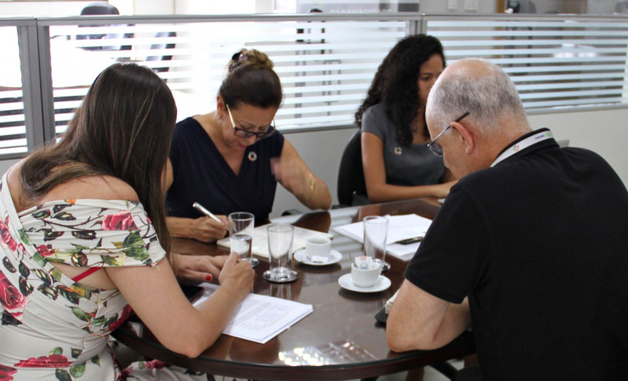 Representantes da Secretaria do Desenvolvimento Urbano (SEDU) e do Serviço Social Autônomo (Paranacidade) e sociedade civil conhecem e avaliam as ações de desenvolvimento para ampliar a implantação dos 17 Objetivos de Desenvolvimento Sustentável (ODS) e suas metas.  -  Curitiba, 16/01/2019  -  Foto: Divulgação SEDU