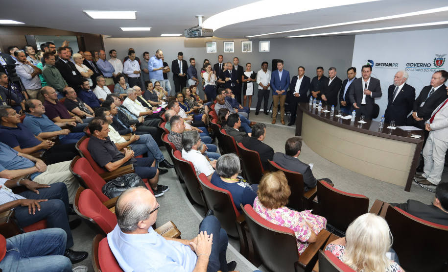 Governador Carlos Massa Ratinho Júnior durante visita ao Detran-Pr  -  Curitiba, 16/01/2019  -  Foto: Rodrigo Félix Leal