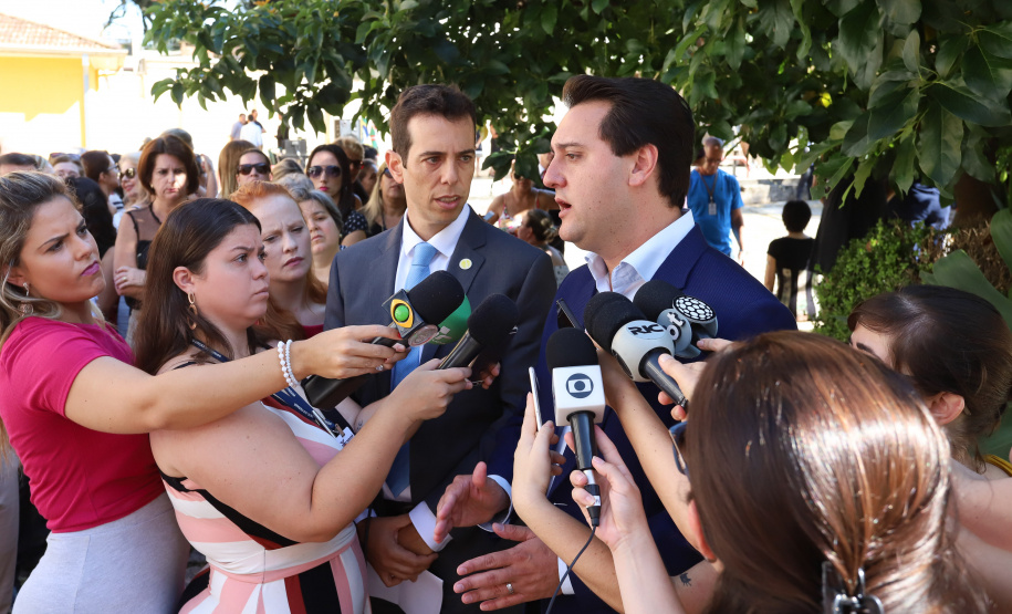 O governador Carlos Massa Ratinho Junior, acompanhou a apresentação das diretrizes de trabalho da nova gestão para a Educação, em encontro com o secretário Renato Feder e funcionários da Secretaria de Educação e do Esporte.Curitiba, 17-01-19.Foto: Foto: Rodrigo Félix Leal