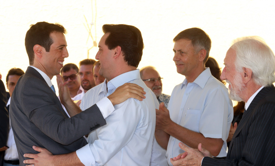 O governador Carlos Massa Ratinho Junior, acompanhou a apresentação das diretrizes de trabalho da nova gestão para a Educação, em encontro com o secretário Renato Feder e funcionários da Secretaria de Educação e do Esporte.Curitiba, 17-01-19.Foto: Foto: Rodrigo Félix Leal