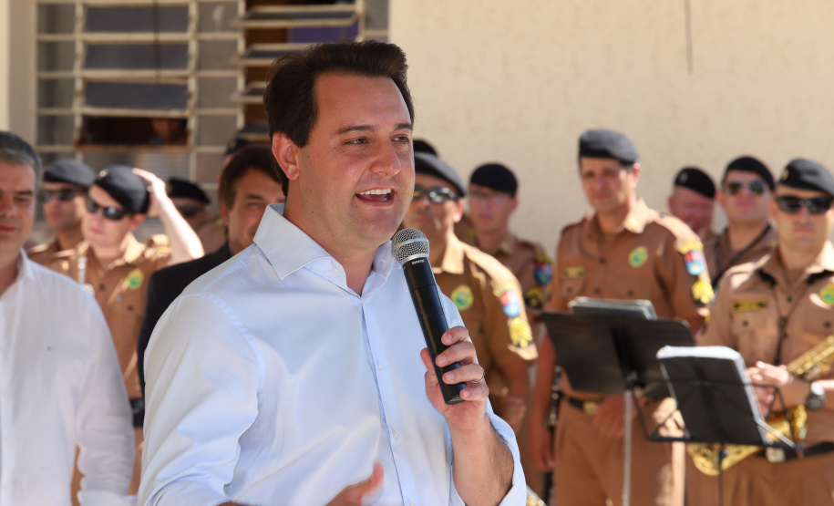 O governador Carlos Massa Ratinho Junior, acompanhou a apresentação das diretrizes de trabalho da nova gestão para a Educação, em encontro com o secretário Renato Feder e funcionários da Secretaria de Educação e do Esporte.Curitiba, 17-01-19.Foto: Foto: Rodrigo Félix Leal