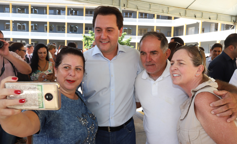 O governador Carlos Massa Ratinho Junior, acompanhou a apresentação das diretrizes de trabalho da nova gestão para a Educação, em encontro com o secretário Renato Feder e funcionários da Secretaria de Educação e do Esporte.Curitiba, 17-01-19.Foto: Foto: Rodrigo Félix Leal