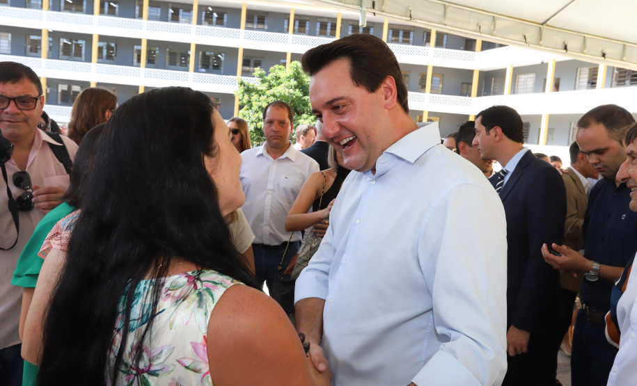 O governador Carlos Massa Ratinho Junior, acompanhou a apresentação das diretrizes de trabalho da nova gestão para a Educação, em encontro com o secretário Renato Feder e funcionários da Secretaria de Educação e do Esporte.Curitiba, 17-01-19.Foto: Foto: Rodrigo Félix Leal