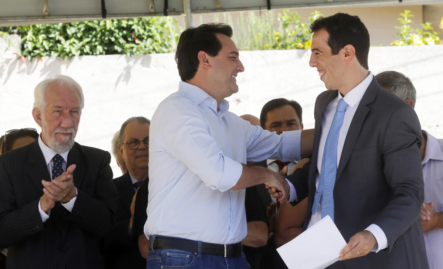 NOVAS DIRETRIZES DA EDUCAÇÃO FORAM APRESENTADAS AO GOVERNADOR. O governador Carlos Massa Ratinho Junior, acompanhou a apresentação das diretrizes de trabalho da nova gestão para a Educação, em encontro com o secretário Renato Feder e funcionários da Secretaria de Educação e do Esporte.Curitiba, 17-01-19.Foto: Arnaldo Alves / ANPr.