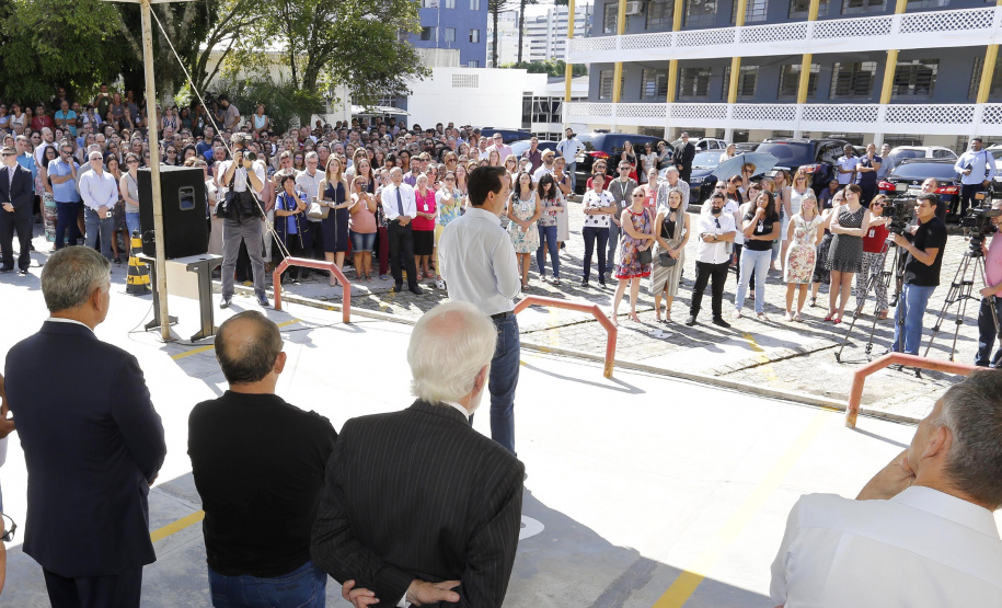 NOVAS DIRETRIZES DA EDUCAÇÃO FORAM APRESENTADAS AO GOVERNADOR. O governador Carlos Massa Ratinho Junior, acompanhou a apresentação das diretrizes de trabalho da nova gestão para a Educação, em encontro com o secretário Renato Feder e funcionários da Secretaria de Educação e do Esporte.Curitiba, 17-01-19.Foto: Arnaldo Alves / ANPr.