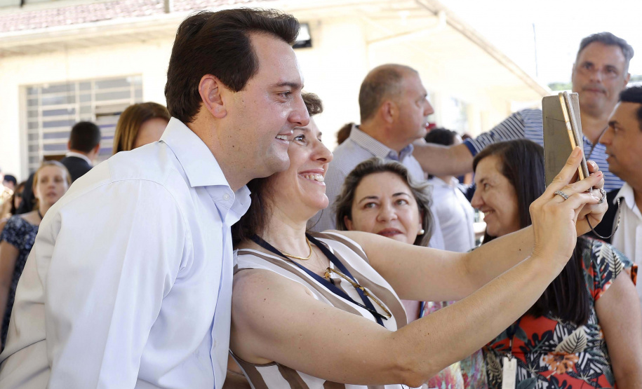 NOVAS DIRETRIZES DA EDUCAÇÃO FORAM APRESENTADAS AO GOVERNADOR. O governador Carlos Massa Ratinho Junior, acompanhou a apresentação das diretrizes de trabalho da nova gestão para a Educação, em encontro com o secretário Renato Feder e funcionários da Secretaria de Educação e do Esporte.Curitiba, 17-01-19.Foto: Arnaldo Alves / ANPr.