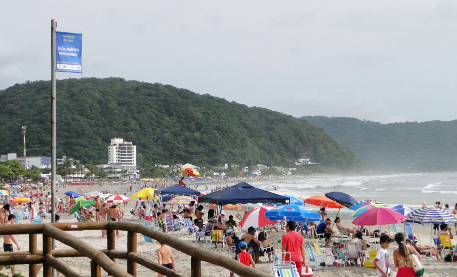 Boletim do IAP apontaapenas Ponta da Pita comolocal impróprio para banho -  Foto:Divulgação IAP
