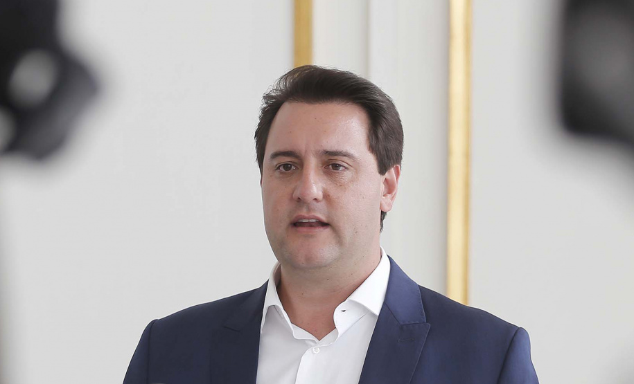 GOVERNADOR REÚNE SECRETARIADO E ANUNCIA NOVAS MEDIDAS ADMINISTRATIVAS. O governador Carlos Massa Ratinho Júnior reuniu-se com seus secretários, nesta terça-feira (08) e anunciou novas medidas administrativas. Curitiba, 08-01-2019.Foto: Arnaldo Alves / ANPr.