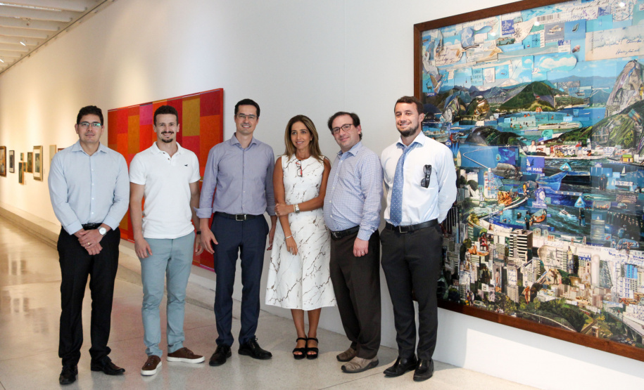 O procurador federal Deltan Dallagnol, coordenador da Operação Lava Jato em Curitiba, e o professor de Harvard, Mathew Stephenson, especializado em estudos sobre corrupção, estiveram no Museu Oscar Niemeyer (MON) nesta sexta-feira (18). Eles foram recebidos pela diretora-presidente Juliana Vosnika. - Curitiba, 18/01/2019 - Foto: Eduardo Alves Cruz/MON