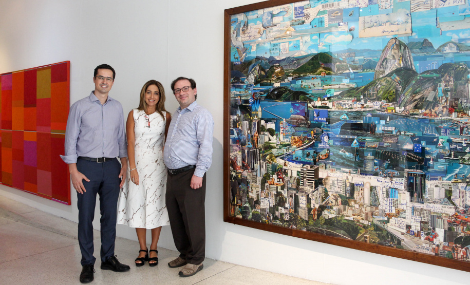 O procurador federal Deltan Dallagnol, coordenador da Operação Lava Jato em Curitiba, e o professor de Harvard, Mathew Stephenson, especializado em estudos sobre corrupção, estiveram no Museu Oscar Niemeyer (MON) nesta sexta-feira (18). Eles foram recebidos pela diretora-presidente Juliana Vosnika. - Curitiba, 18/01/2019 - Foto: Eduardo Alves Cruz/MON