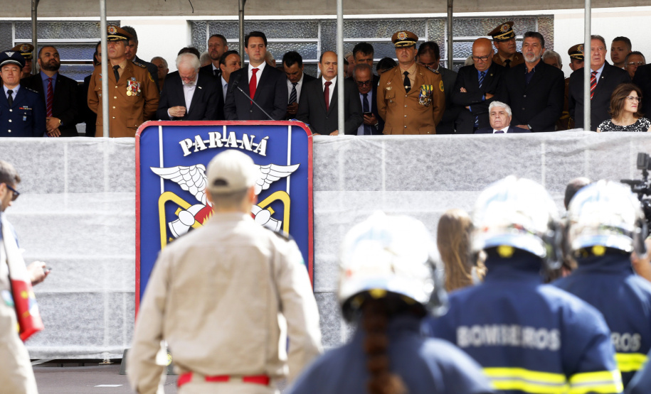 O governador Carlos Massa Ratinho Junior participa da solenidade de troca de comando do Corpo de Bombeiros do Paraná. O coronel Samuel Prestes assume o comando, em substituição ao coronel Antônio Carlos de Morais, que ocupava interinamente o cargo.  -  Curitiba, 21/01/2019  -  Foto: Arnaldo Alves/ANPr