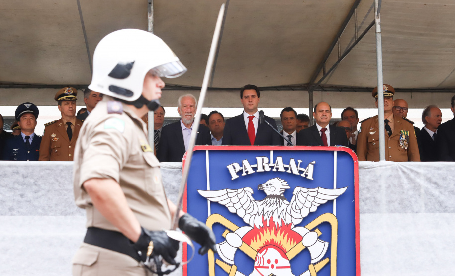 O governador Carlos Massa Ratinho Junior participa da solenidade de troca de comando do Corpo de Bombeiros do Paraná. O coronel Samuel Prestes assume o comando, em substituição ao coronel Antônio Carlos de Morais, que ocupava interinamente o cargo. - Curitiba, 21/01/2019 - Foto: Rodrigo Felix Leal/ANPr