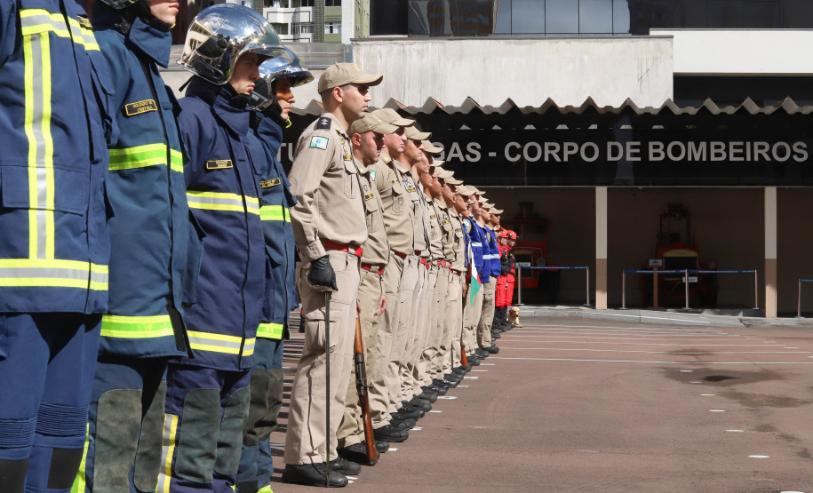 O governador Carlos Massa Ratinho Junior participa da solenidade de troca de comando do Corpo de Bombeiros do Paraná. O coronel Samuel Prestes assume o comando, em substituição ao coronel Antônio Carlos de Morais, que ocupava interinamente o cargo. - Curitiba, 21/01/2019 - Foto: Rodrigo Felix Leal/ANPr