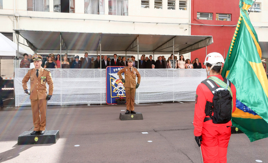O governador Carlos Massa Ratinho Junior participa da solenidade de troca de comando do Corpo de Bombeiros do Paraná. O coronel Samuel Prestes assume o comando, em substituição ao coronel Antônio Carlos de Morais, que ocupava interinamente o cargo. - Curitiba, 21/01/2019 - Foto: Rodrigo Felix Leal/ANPr