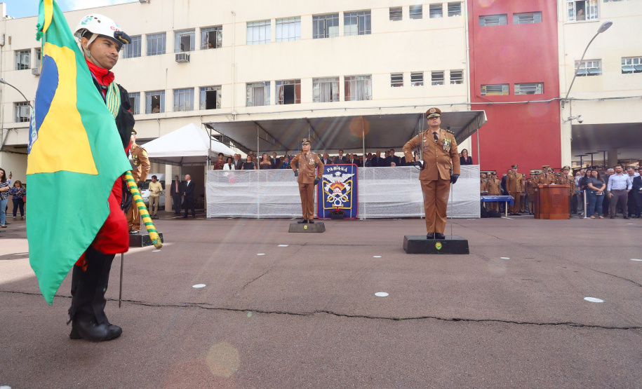 O governador Carlos Massa Ratinho Junior participa da solenidade de troca de comando do Corpo de Bombeiros do Paraná. O coronel Samuel Prestes assume o comando, em substituição ao coronel Antônio Carlos de Morais, que ocupava interinamente o cargo. - Curitiba, 21/01/2019 - Foto: Rodrigo Felix Leal/ANPr