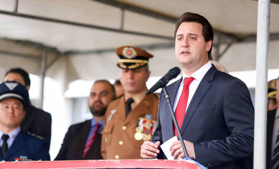 O governador Carlos Massa Ratinho Junior participa da solenidade de troca de comando do Corpo de Bombeiros do Paraná. O coronel Samuel Prestes assume o comando, em substituição ao coronel Antônio Carlos de Morais, que ocupava interinamente o cargo. - Curitiba, 21/01/2019 - Foto: Rodrigo Felix Leal/ANPr