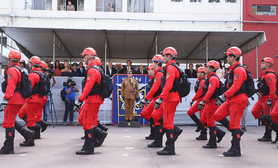 O governador Carlos Massa Ratinho Junior participa da solenidade de troca de comando do Corpo de Bombeiros do Paraná. O coronel Samuel Prestes assume o comando, em substituição ao coronel Antônio Carlos de Morais, que ocupava interinamente o cargo. - Curitiba, 21/01/2019 - Foto: Rodrigo Felix Leal/ANPr