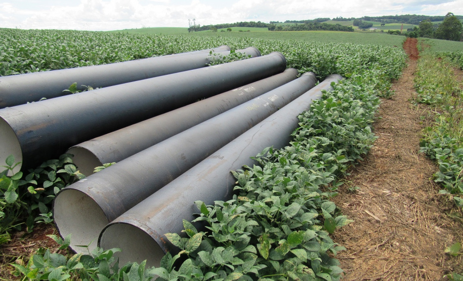 Sanepar investe R$ 40 milhões no abastecimento de Pato Branco. A estação vai tratar 22,8 milhões de litros de água e o sistema vai ter capacidade ampliada para armazenar 13,9 milhões de litros . Na foto, Nova adutora tem mais de 12 quilômetros de extensão. - Pato Branco, 21/01/2019 - Foto: Divulgação Sanepar