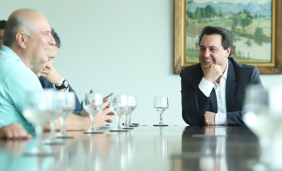 O governador Carlos Massa Ratinho Junior se reuniu nesta segunda-feira (21) com deputados estaduais e confirmou sua disposição ao trabalho conjunto com a Assembleia Legislativa.  -  Curitiba, 21/01/2019  -  Foto: Rodrigo Félix Leal