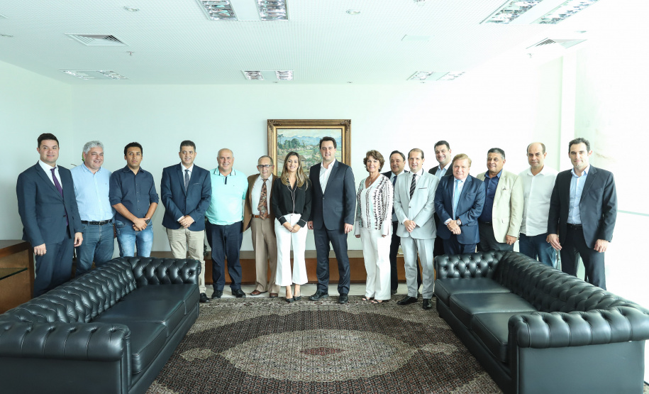 O governador Carlos Massa Ratinho Junior se reuniu nesta segunda-feira (21) com deputados estaduais e confirmou sua disposição ao trabalho conjunto com a Assembleia Legislativa.  -  Curitiba, 21/01/2019  -  Foto: Rodrigo Félix Leal