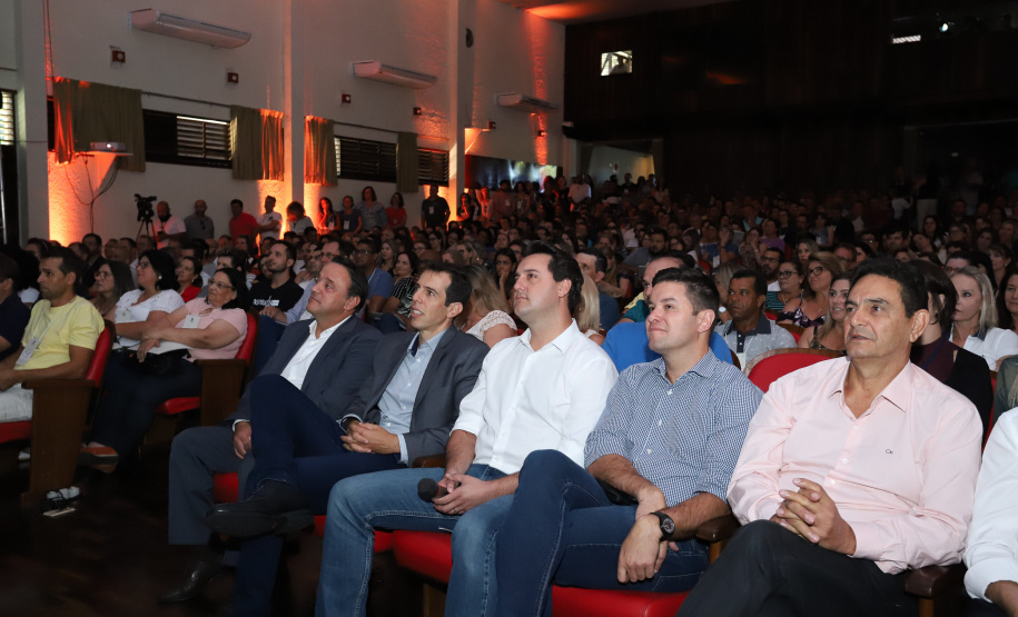 Governador Carlos Massa Ratinho Junior participa do Seminário Aprendizagem em Foco ? 2019. O evento é organizado pela Secretaria de Estado da Educação e direcionado aos diretores das 2,1 mil escolas estaduais, chefes dos Núcleos Regionais de Educação e coordenadores pedagógicos das regionais. O seminário acontece no Centro de Capacitação de Faxinal do Céu, no município de Pinhão (Centro-Sul).  -  Faxinal do Céu, Pinhão, 22/01/2019  -  Foto: Rodrigo Félix Leal