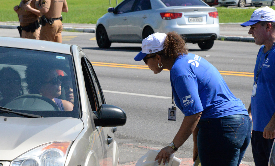 O Departamento de Trânsito do Paraná (Detran-PR) iniciou sua participação na Operação Verão com diversas atividades educativas nas tendas, blitzes instrutivas e a campanha “Se Liga no Trânsito”. Foto: Pamella Rosa/Detran