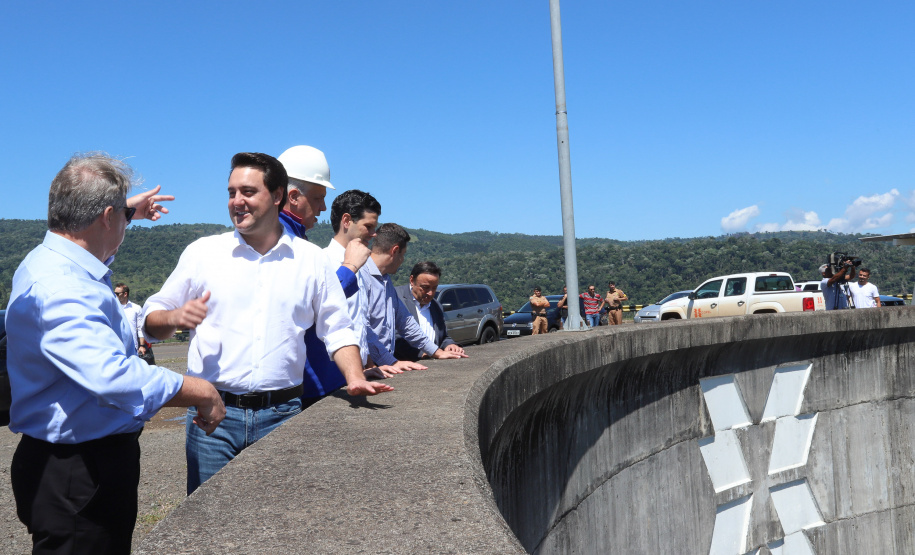 Governador Carlos Massa Ratinho Junior, acompanhado do presidente da Copel, Daniel Pimentel, visita a Usina Governador Bento Munhoz da Rocha Netto (Foz do Areia), no município de Pinhão - Pinhão, 22/01/2019 - Foto: Rodrigo Félix Leal