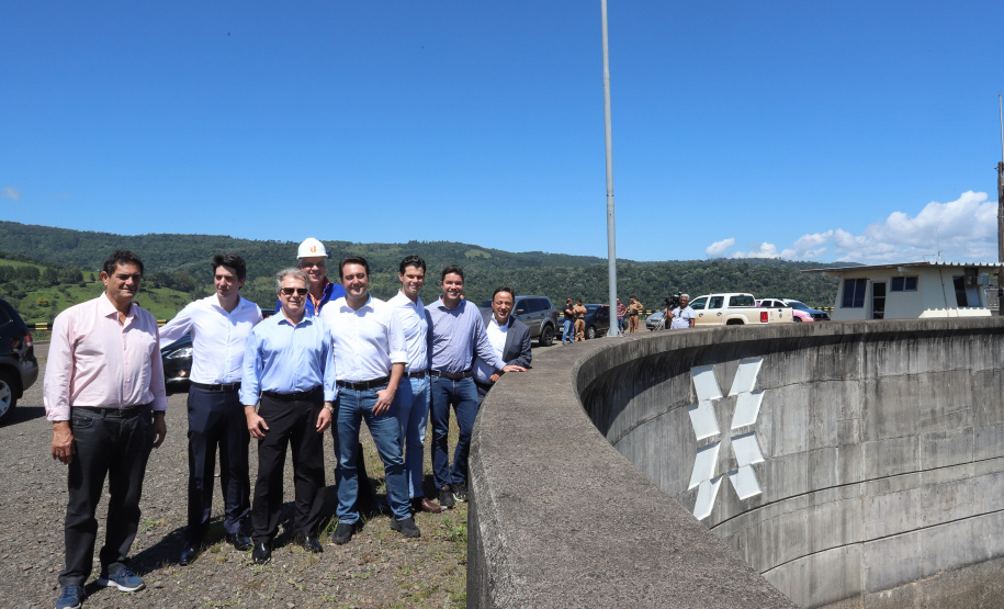 Governador Carlos Massa Ratinho Junior, acompanhado do presidente da Copel, Daniel Pimentel, visita a Usina Governador Bento Munhoz da Rocha Netto (Foz do Areia), no município de Pinhão - Pinhão, 22/01/2019 - Foto: Rodrigo Félix Leal