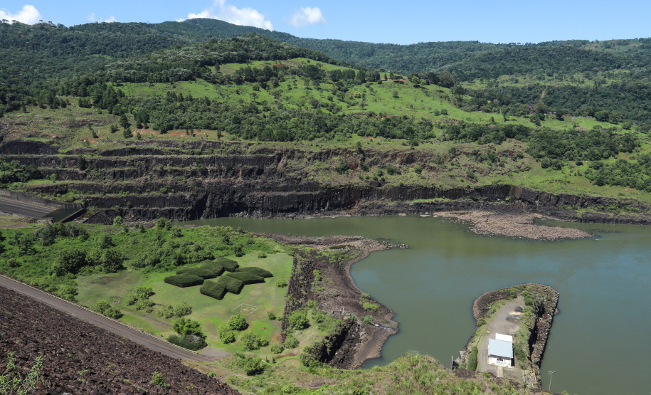 Governador Carlos Massa Ratinho Junior, acompanhado do presidente da Copel, Daniel Pimentel, visita a Usina Governador Bento Munhoz da Rocha Netto (Foz do Areia), no município de Pinhão - Pinhão, 22/01/2019 - Foto: Rodrigo Félix Leal