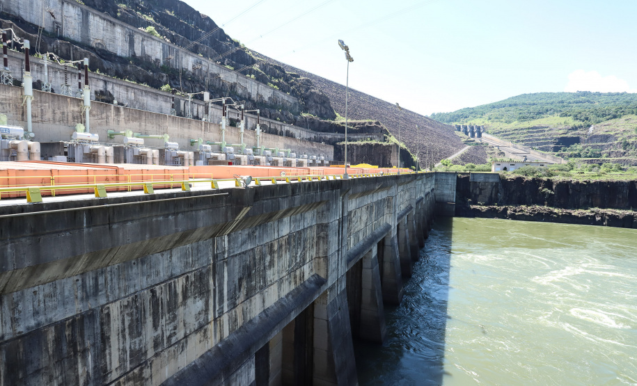 Governador Carlos Massa Ratinho Junior, acompanhado do presidente da Copel, Daniel Pimentel, visita a Usina Governador Bento Munhoz da Rocha Netto (Foz do Areia), no município de Pinhão - Pinhão, 22/01/2019 - Foto: Rodrigo Félix Leal