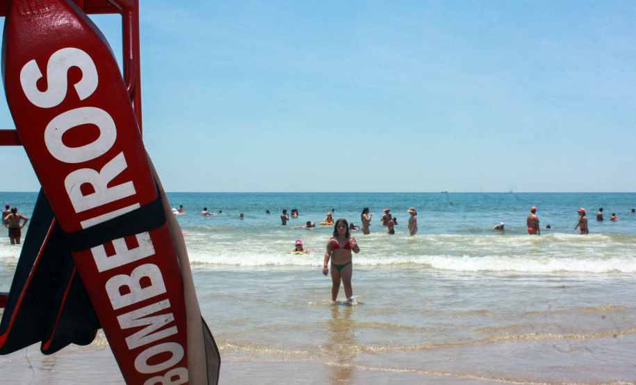 17-01-2019 Operação Verão 2018/2019 - Neutras Bombeiro Militar Mais de 70 mil orientações e advertências foram feitas pelos guarda-vidas do Corpo de Bombeiros no litoral do Paraná nos primeiros 30 dias de operação Verão Paraná 2018/2019, nos 89 postos de atendimento distribuídos nas praias da Costa Leste. - Matinhos, 22/01/2019 - Foto: Soldado Amanda Marais