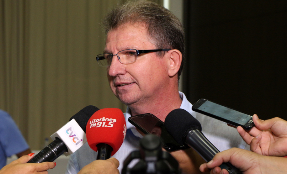 A temporada de verão no Paraná fechou os primeiros 30 dias e os serviços do Governo do Estado foram marcantes ao proporcionarem mais segurança, alternativas de lazer e serviços gratuitos ao veranista. Na foto, o Gerente-Geral da Região Metropolitana e Litoral da Sanepar, Antônio Carlos Gerardi. - Litoral do Paraná, Operação Verão, 22/01/2019 - Foto: Divulgação PMPR