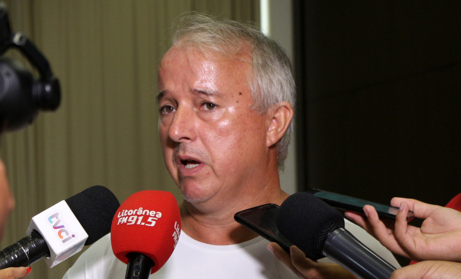 A temporada de verão no Paraná fechou os primeiros 30 dias e os serviços do Governo do Estado foram marcantes ao proporcionarem mais segurança, alternativas de lazer e serviços gratuitos ao veranista. Na foto, o Coordenador de Fiscalização pleo IAP na Operação Verão Paraná 2018/2019, Paulo Kurzlop. - Litoral do Paraná, Operação Verão, 22/01/2019 - Foto: Divulgação PMPR