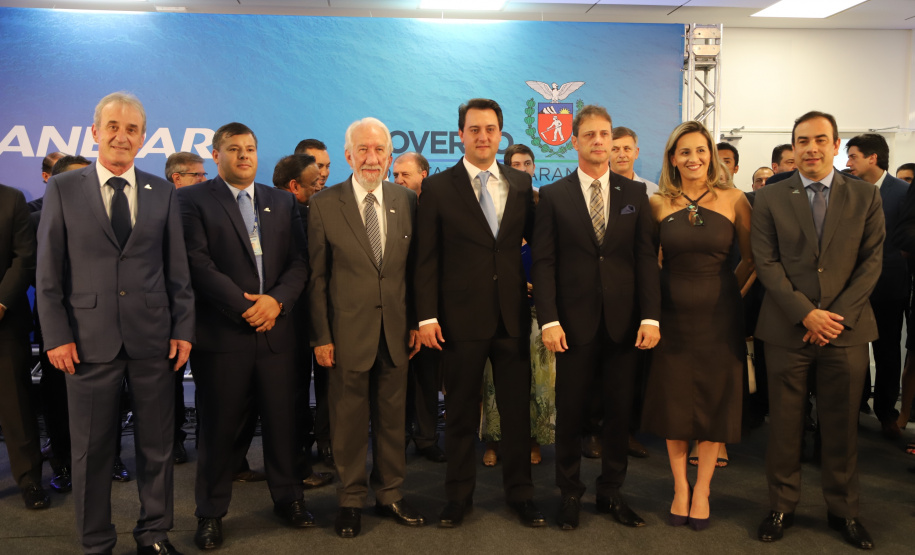 O governador Carlos Massa Ratinho Junior afirmou nesta quarta-feira (23), na solenidade de comemoração pelos 56 anos da Sanepar e de posse da nova diretoria, que a missão da empresa é avançar em oferta de água e sistema de esgoto, chegando a localidades que ainda não contam com estes serviços.Foto: José Fernando Ogura/ANPr