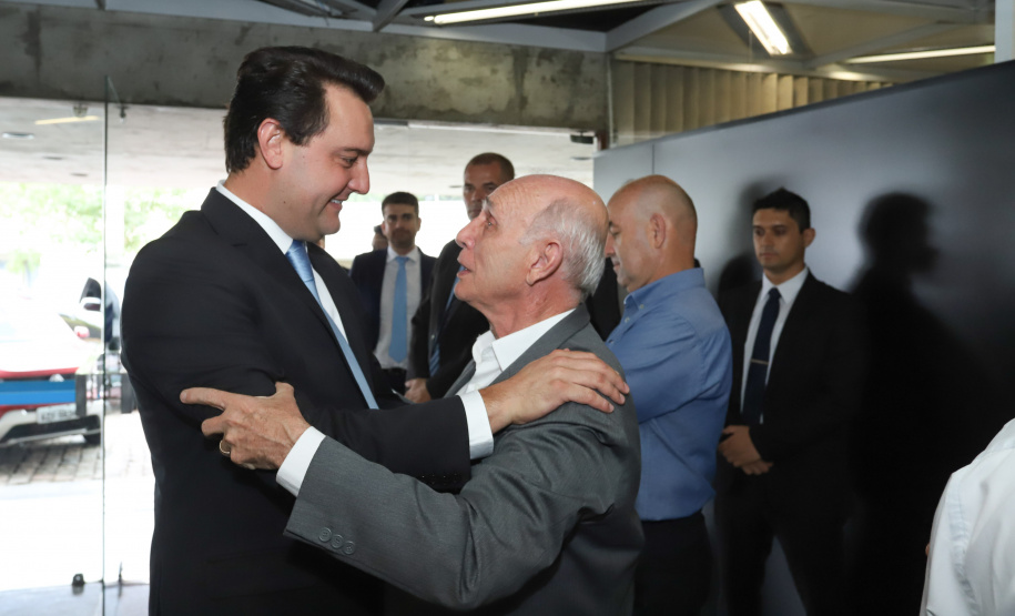 O governador Carlos Massa Ratinho Junior afirmou nesta quarta-feira (23), na solenidade de comemoração pelos 56 anos da Sanepar e de posse da nova diretoria, que a missão da empresa é avançar em oferta de água e sistema de esgoto, chegando a localidades que ainda não contam com estes serviços.Foto: Rodrigo Felix Leal/ANPr