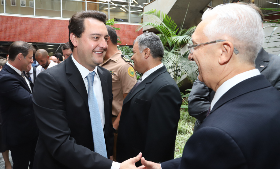 O governador Carlos Massa Ratinho Junior afirmou nesta quarta-feira (23), na solenidade de comemoração pelos 56 anos da Sanepar e de posse da nova diretoria, que a missão da empresa é avançar em oferta de água e sistema de esgoto, chegando a localidades que ainda não contam com estes serviços.Foto: Rodrigo Felix Leal/ANPr