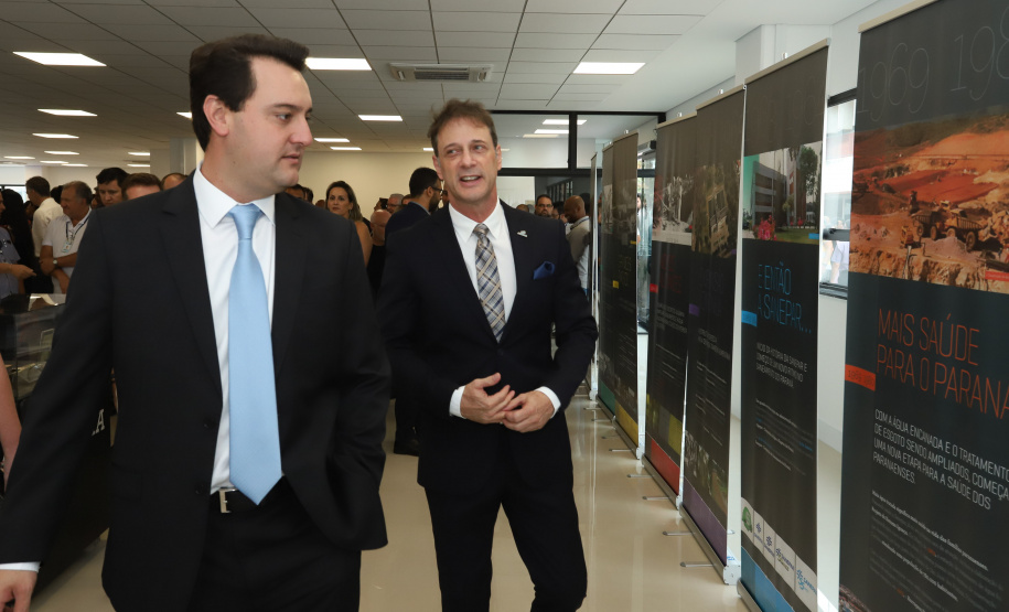 O governador Carlos Massa Ratinho Junior afirmou nesta quarta-feira (23), na solenidade de comemoração pelos 56 anos da Sanepar e de posse da nova diretoria, que a missão da empresa é avançar em oferta de água e sistema de esgoto, chegando a localidades que ainda não contam com estes serviços.Foto: Rodrigo Felix Leal/ANPr