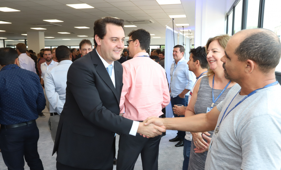 O governador Carlos Massa Ratinho Junior afirmou nesta quarta-feira (23), na solenidade de comemoração pelos 56 anos da Sanepar e de posse da nova diretoria, que a missão da empresa é avançar em oferta de água e sistema de esgoto, chegando a localidades que ainda não contam com estes serviços.Foto: Rodrigo Felix Leal/ANPr