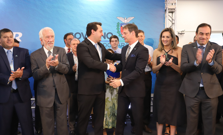 O governador Carlos Massa Ratinho Junior afirmou nesta quarta-feira (23), na solenidade de comemoração pelos 56 anos da Sanepar e de posse da nova diretoria, que a missão da empresa é avançar em oferta de água e sistema de esgoto, chegando a localidades que ainda não contam com estes serviços.Foto: Rodrigo Felix Leal/ANPr