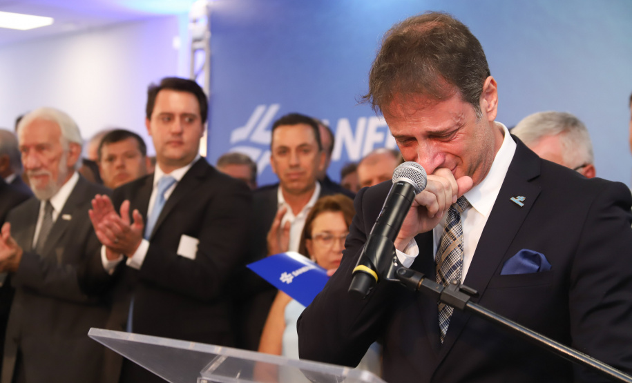 O governador Carlos Massa Ratinho Junior afirmou nesta quarta-feira (23), na solenidade de comemoração pelos 56 anos da Sanepar e de posse da nova diretoria, que a missão da empresa é avançar em oferta de água e sistema de esgoto, chegando a localidades que ainda não contam com estes serviços.Foto: Rodrigo Felix Leal/ANPr