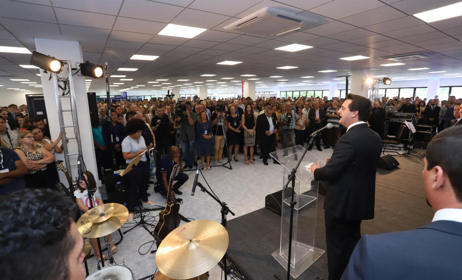 O governador Carlos Massa Ratinho Junior afirmou nesta quarta-feira (23), na solenidade de comemoração pelos 56 anos da Sanepar e de posse da nova diretoria, que a missão da empresa é avançar em oferta de água e sistema de esgoto, chegando a localidades que ainda não contam com estes serviços.Foto: Rodrigo Felix Leal/ANPr