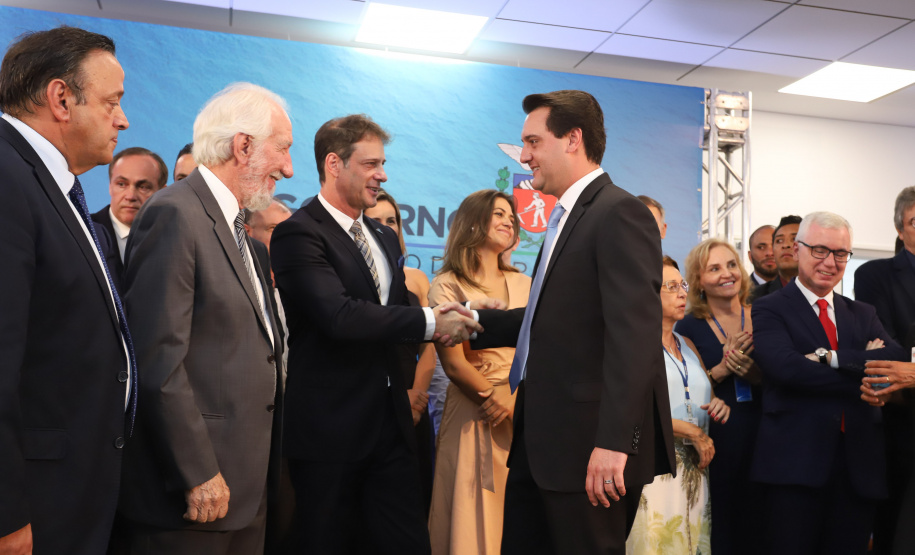 O governador Carlos Massa Ratinho Junior afirmou nesta quarta-feira (23), na solenidade de comemoração pelos 56 anos da Sanepar e de posse da nova diretoria, que a missão da empresa é avançar em oferta de água e sistema de esgoto, chegando a localidades que ainda não contam com estes serviços.Foto: Rodrigo Felix Leal/ANPr