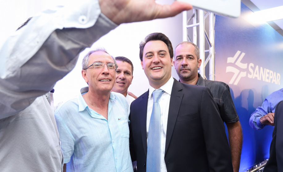 O governador Carlos Massa Ratinho Junior afirmou nesta quarta-feira (23), na solenidade de comemoração pelos 56 anos da Sanepar e de posse da nova diretoria, que a missão da empresa é avançar em oferta de água e sistema de esgoto, chegando a localidades que ainda não contam com estes serviços.Foto: Rodrigo Felix Leal/ANPr